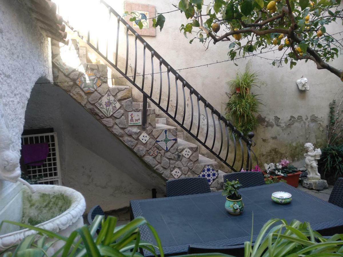 维克艾库塞Villino Annapaola别墅 外观 照片